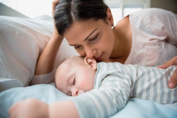 Co-Sleeping With Your Child: Pros & Cons